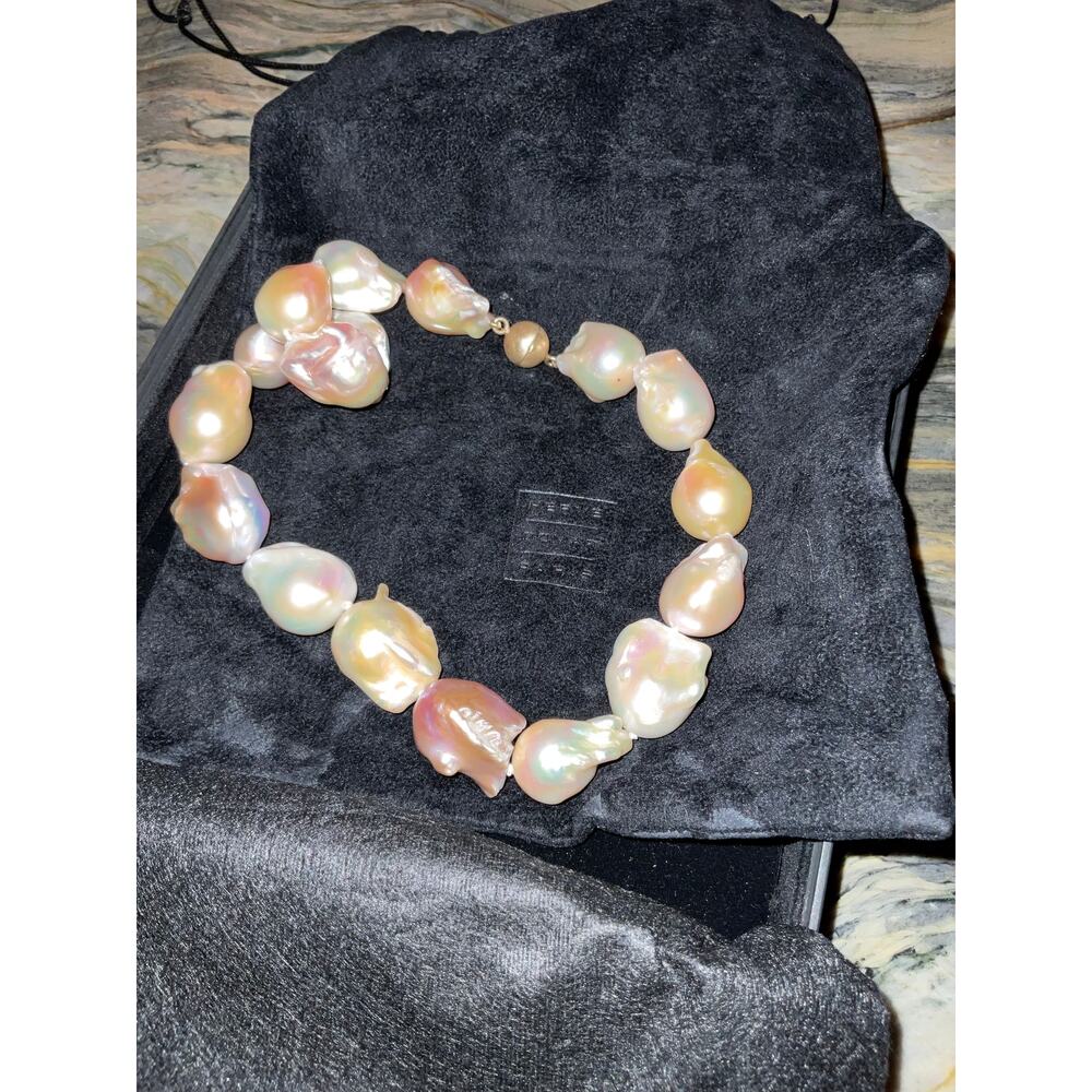 Herve Domar Baroque Pearl Necklace - Picture 7 of 7
